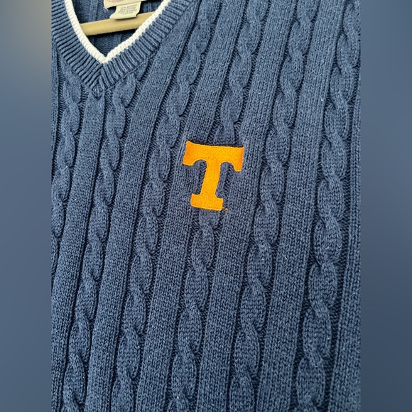 Tennessee VOLS Blue Cable Knit V-Neck Sweater Vest with Orange 'T' Size XL - Picture 4 of 12